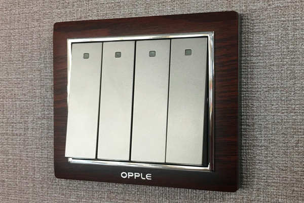 智能樓宇建設(shè)中照明安全問(wèn)題!(圖1) 智能樓宇建設(shè)中照明安全問(wèn)題!(圖1)